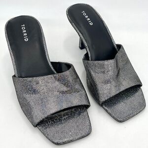 Torrid Gray Holographic Print Kitten Heel - Size 8W